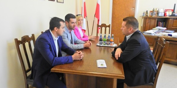 Wojewoda spotkał się z&nbsp;nowym zarządem Górnika Łęczna